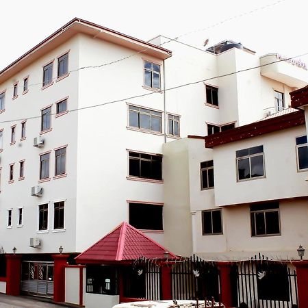 Mawuli Hotel Obuasi Kültér fotó