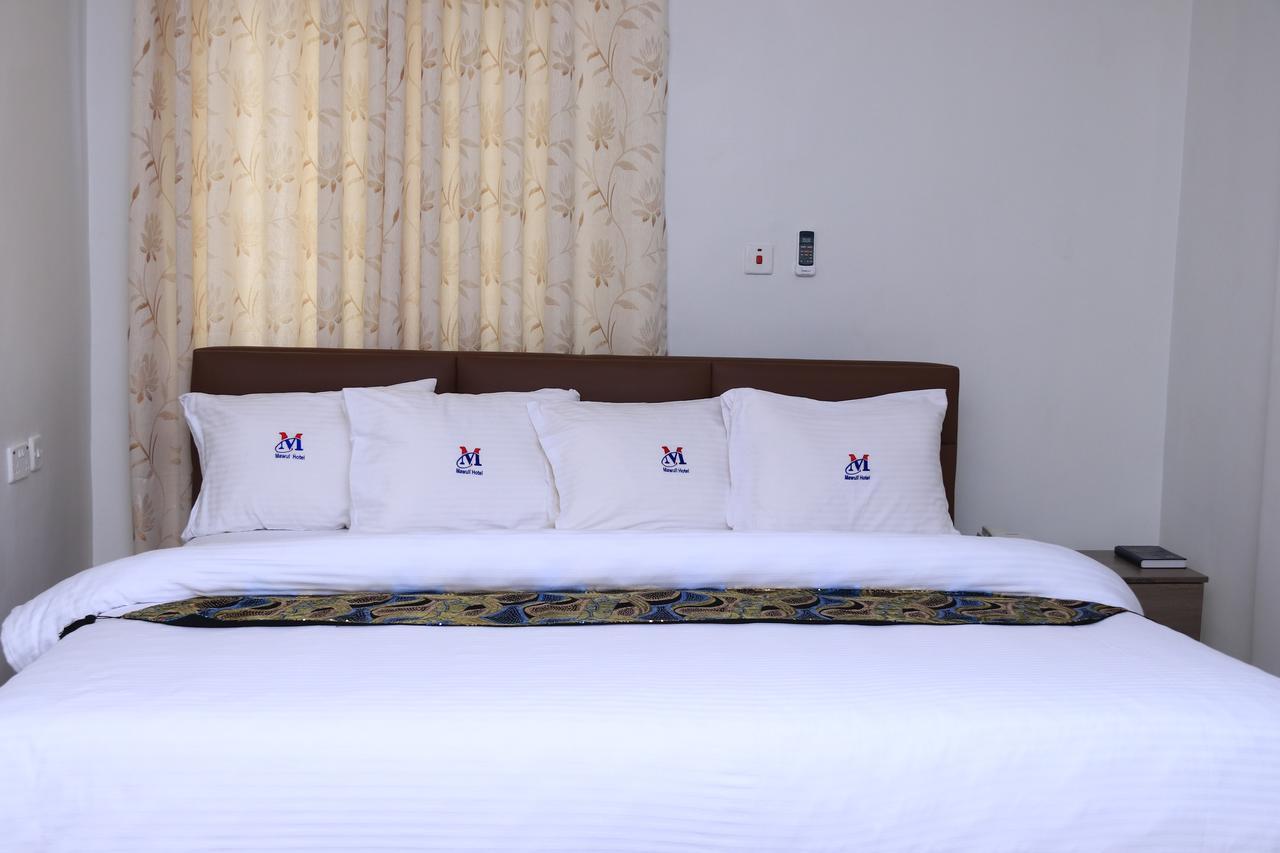 Mawuli Hotel Obuasi Kültér fotó